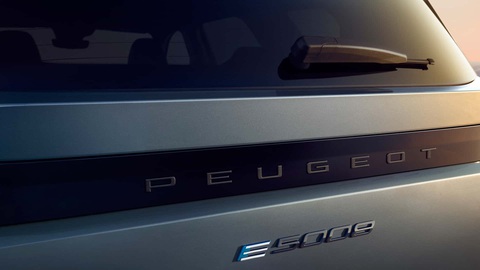 Peugeot E-5008 ra mắt: Sạc mỗi lần đi xa nhất 660km, sạc 10 phút đi 100km- Ảnh 14. Peugeot E-5008 ra mắt: Sạc mỗi lần đi xa nhất 660km, sạc 10 phút đi 100km- Ảnh 14.