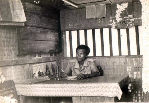 Một thời đoàn viên sôi nổi: Chúng tôi dạy nhau từng dấu cộng trừ- Ảnh 2. Ông Đoàn Ngọc Hùng năm 1985, thời hoạt động Đoàn sôi nổi - Ảnh: NVCC
