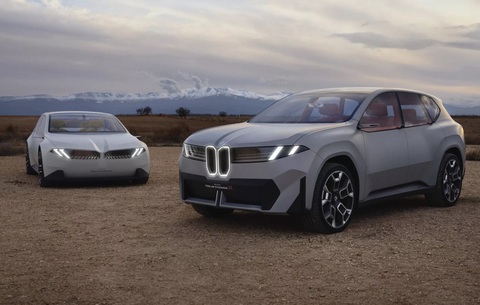 BMW X3 bản chạy điện ra mắt nguyên mẫu: Tản nhiệt nhỏ chưa từng thấy- Ảnh 1. Cặp đôi Vision Neue Klasse mới sẽ trở thành i3/3-Series điện (trái) và iX3/X3 điện (phải) của BMW - Ảnh: BMW
