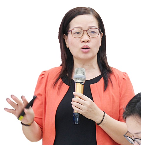 Bồ Công Anh: Mái nhà ấm áp cho nạn nhân bạo hành- Ảnh 1. Bà Trần Thị Kim Thanh chia sẻ về một năm thí điểm mô hình Bồ Công Anh hỗ trợ nạn nhân bị bạo hành, xâm hại tình dục - Ảnh: VŨ THỦY