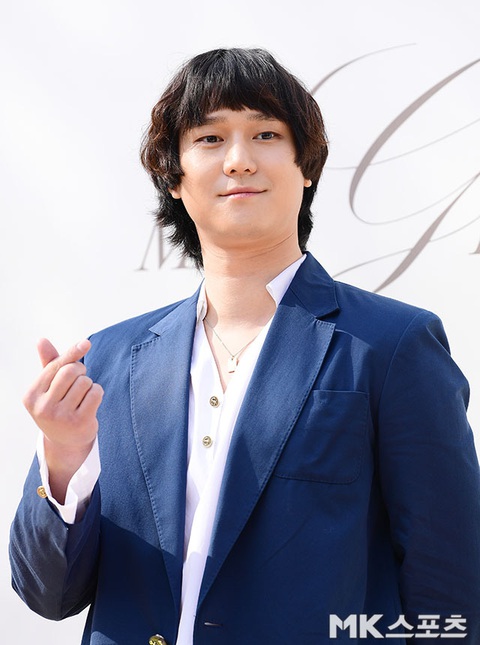 Tài tử Bỗng dưng trúng số - Go Kyung Pyo 'phát tướng' vẫn đầy sức hút- Ảnh 1. Dân mạng phát cuồng với giao diện mũm mĩm, đáng yêu như chú gấu của Go Kyung Pyo