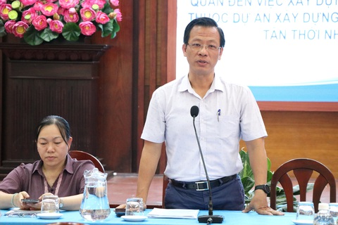 Quận 12 đối thoại với dân về xây trạm xử lý nước thải- Ảnh 3. Ông Đậu An Phúc - phó chủ tịch UBND quận 12 - chia sẻ tại hội nghị - Ảnh: CẨM NƯƠNG