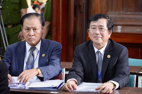 Luật sư Lê Hồng Nguyên (bìa trái) và luật sư Nguyễn Văn Hậu (bìa phải) - Ảnh: HỮU HẠNH Luật sư Lê Hồng Nguyên (bên trái) và luật sư Nguyễn Văn Hậu - Ảnh: HỮU HẠNH