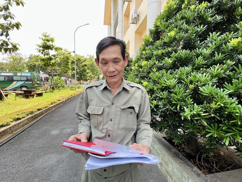 Một thời đoàn viên sôi nổi: Chúng tôi dạy nhau từng dấu cộng trừ- Ảnh 7. Ông Đoàn Ngọc Hùng vẫn hăng hái các hoạt động của lực lượng dù đã về hưu - Ảnh: YẾN TRINH