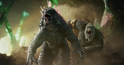 Khi Godzilla x Kong tái xuất, phòng vé chấn động- Ảnh 1. Godzilla x Kong phải hợp sức trong phần phim này để chống lại thế lực quái vật hung ác và tàn bạo hơn - Ảnh: Legendary