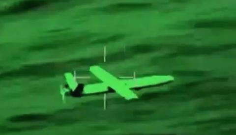 UAV bị bắn hạ ở Biển Đỏ, hình cắt từ video - Ảnh: X @EtatMajorFR UAV bị bắn hạ ở Biển Đỏ, ảnh cắt từ video - Ảnh: X @EtatMajorFR