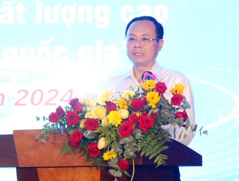 Xây dựng thanh niên Cần Thơ trở thành nguồn nhân lực trẻ tiên phong trong chuyển đổi số- Ảnh 3. Ông Nguyễn Văn Hiếu - bí thư Thành ủy Cần Thơ - phát biểu tại buổi đối thoại với thanh niên Cần Thơ - Ảnh: M.T.