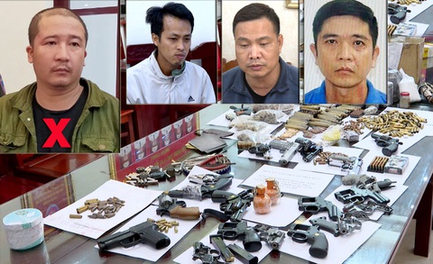 Triệt phá nhóm chế tạo, mua bán vũ khí quân dụng số lượng lớn- Ảnh 1. Các bị can vừa bị bắt tạm giam và tang vật vụ án - Ảnh Công an tỉnh Thanh Hóa cung cấp