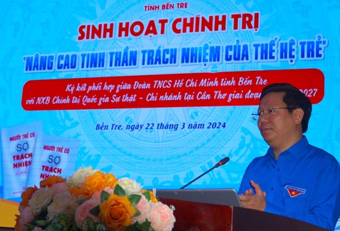 Bạn trẻ nói 'Chúng tôi không sợ trách nhiệm'- Ảnh 4. Ông Trần Thanh Lâm - phó bí thư thường trực Tỉnh ủy Bến Tre - cho biết quê hương Bến Tre đang dần thay da đổi thịt, đó là nhờ một phần đóng góp của giới trẻ