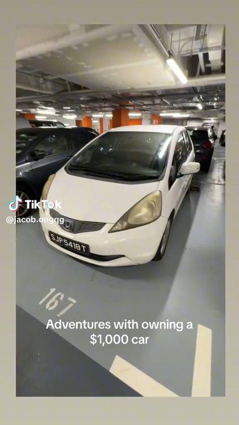 Mua ô tô Honda với giá xe máy, chủ xe chấp nhận đập pin mỗi ngày khi nổ máy- Ảnh 1. Chiếc ô tô có giá 1.000 USD - Ảnh: Jacob Ong/TikTok