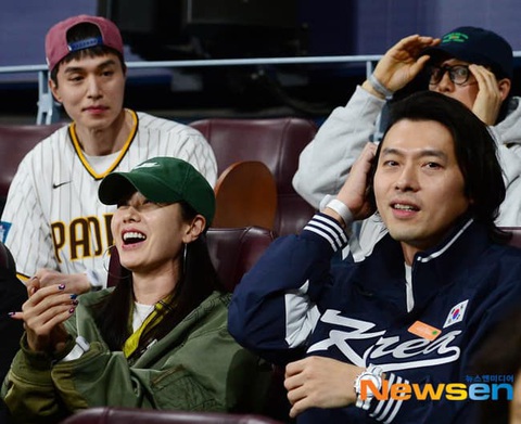 Diện mạo mới của Hyun Bin sau khi kết hôn Son Ye Jin khiến hội chị em xôn xao- Ảnh 2. Khi Son Ye Jin vẫn tươi trẻ, xinh đẹp thì Hyun Bin lại