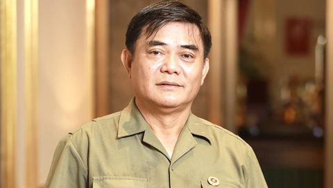 Công bố bản quyền mẫu đường sắt đô thị trên cao, ông Đường 'bia' có 'chơi ngông'?- Ảnh 2. Tháng 10-2023, ông Đường từng gây sốc khi công bố sẽ làm dự án nhà ở xã hội có dát vàng nội thất tại phố Lĩnh Nam, TP Hà Nội bán với giá 17-18 triệu đồng/m², dự án đang được xem xét cấp phép đầu tư - Ảnh: H.Q.