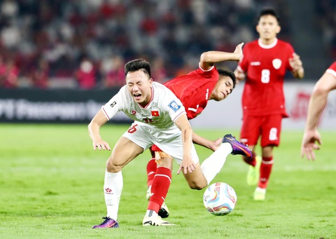 Indonesia - Việt Nam 1-0: Thua bởi bài rất cũ- Ảnh 1. Tuyển Việt Nam gặp khó khi để thua Indonesia ở lượt trận thứ ba bảng F vòng loại thứ 2 World Cup 2026 - Ảnh: NGUYÊN KHÔI