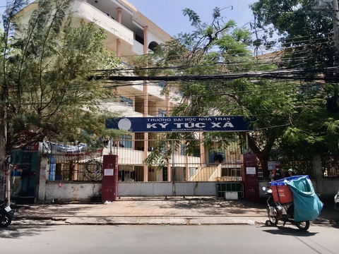 Bệnh nhân nhiễm cúm A/H5N1 ở Khánh Hòa đã tử vong- Ảnh 1. Ký túc xá Đại học Nha Trang - nơi bệnh nhân sinh hoạt và học tập - Ảnh: TUYẾT BĂNG