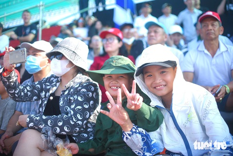 Các khán giả nhí hào hứng trước những cuộc rượt đuổi tốc độ ngoạn mục - Ảnh: LÂM THIÊN Các khán giả nhí hào hứng trước những cuộc rượt đuổi tốc độ ngoạn mục - Ảnh: LÂM THIÊN