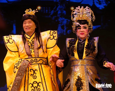Nghệ sĩ Minh Vương và Lệ Thủy trong trích đoạn Chung Vô Diệm - Ảnh: LINH ĐOAN Nghệ sĩ Minh Vương và Lệ Thủy trong trích đoạn Chung Vô Diệm - Ảnh: LINH ĐOAN