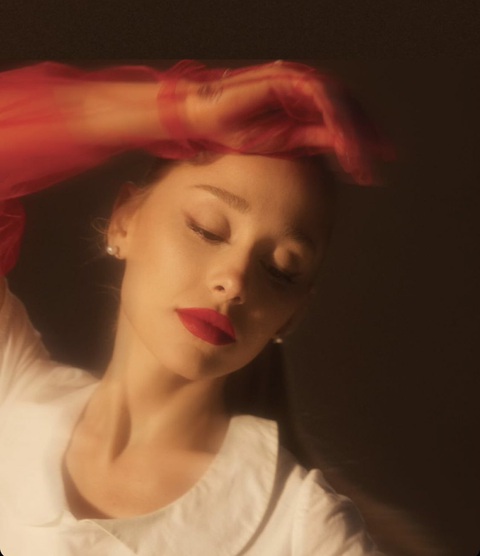 Sau tranh cãi, Ariana Grande trở lại thành công rực rỡ với album ‘Eternal sunshine’- Ảnh 1. Ariana Grande