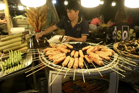 Lễ hội ẩm thực trong Thảo cầm viên Sài Gòn - Ảnh: T.T.D Lễ hội ẩm thực trong Thảo cầm viên Sài Gòn - Ảnh: T.T.D