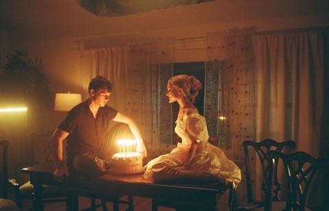 Sau tranh cãi, Ariana Grande trở lại thành công rực rỡ với album ‘Eternal sunshine’- Ảnh 3. Sau tranh cãi, Ariana Grande trở lại thành công rực rỡ với album ‘Eternal sunshine’- Ảnh 3.