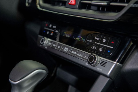 Kia Seltos 2024 ra mắt: Giá từ 599 triệu, thêm trang bị để đấu Xforce, Creta- Ảnh 10. Điều hòa tự động 2 vùng