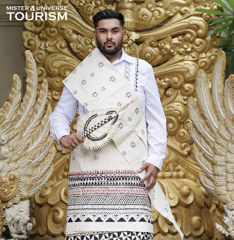 Thiết kế của Fiji khá đơn giản, chưa tạo được ấn tượng - Ảnh: Fanpage Mister Universe Tourism Thiết kế của Fiji khá đơn giản, chưa tạo được ấn tượng - Ảnh: Fanpage Mister Universe Tourism