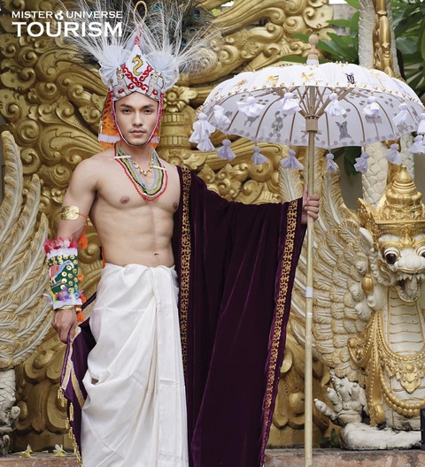 Thiết kế mang đậm màu sắc vắn hóa của quốc gia Ấn Độ - Ảnh: Fanpage Mister Universe Tourism Thiết kế mang đậm màu sắc văn hóa của quốc gia Ấn Độ - Ảnh: Fanpage Mister Universe Tourism