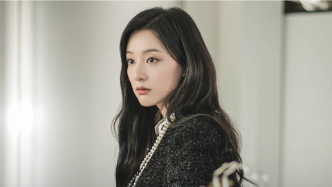 Kim Ji Won của ‘Nữ hoàng nước mắt' và những bước đột phá- Ảnh 4. Kim Ji Won của ‘Nữ hoàng nước mắt' và những bước đột phá- Ảnh 4.