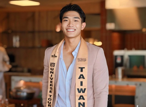 Nụ cười rạng rỡ của tân Mister Universe Tourism - Ảnh: Missosology Nụ cười của tân Mister Universe Tourism - Ảnh: Missosology
