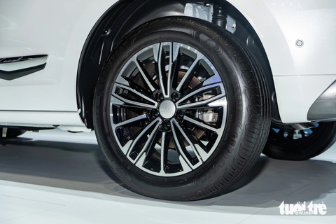 Chi tiết Haval Jolion về Việt Nam tháng 4, giá từ dưới 700 triệu- Ảnh 3. Khoảng sáng gầm xe 168mm. Bản Ultra được trang bị mâm xe 18 inch hai tông màu, phiên bản Sport có mâm 18 inch màu đen, còn phiên bản Pro sử dụng mâm 17 inch.