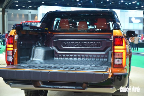 Mitsubishi Triton hoàn toàn mới sắp về Việt Nam, đấu Ranger bằng động cơ ngang Raptor- Ảnh 6. Mitsubishi Triton hoàn toàn mới sắp về Việt Nam, đấu Ranger bằng động cơ ngang Raptor- Ảnh 6.