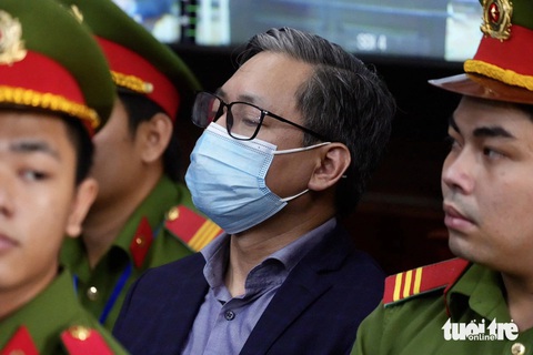 Vụ Vạn Thịnh Phát: Luật sư xin miễn hình phạt cho ông Nguyễn Cao Trí- Ảnh 1. Ông Nguyễn Cao Trí tại tòa - Ảnh: HỮU HẠNH