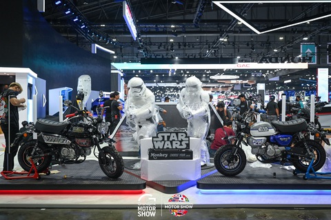 Bangkok Motor Show 2024: Quầy bar VinFast và hàng loạt xe hot dự kiến đến Việt Nam lộ diện- Ảnh 13. Khác với triển lãm ô tô ở Việt Nam, BIMS kết hợp cả xe máy và ô tô vào trong một sự kiện, cùng một khuôn viên. Năm nay, xe máy cỡ nhỏ lên ngôi với nhiều kiểu dáng độc đáo.
