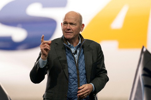 Lãnh đạo Boeing mất chức hàng loạt sau nhiều sự cố- Ảnh 1. CEO sắp mãn nhiệm của Tập đoàn Boeing, ông Dave Calhoun - Ảnh: REUTERS