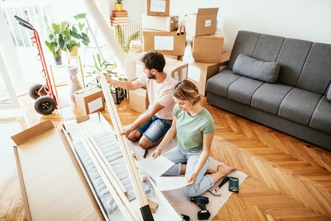 Nhiều gen Z 'ôm mộng' mua nhà trong năm 2025- Ảnh 1. Nhiều người mua thuộc thế hệ gen Z khao khát sở hữu một căn nhà - Ảnh: CNC