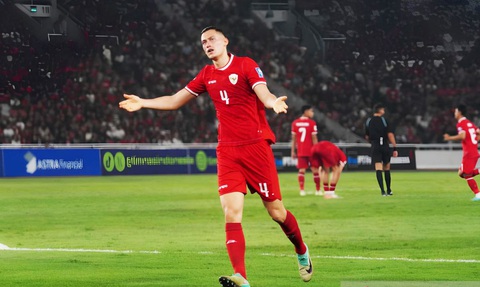 CĐV Indonesia bị cà khịa khi ‘tiến cử’ sao nhập tịch cho Man Utd- Ảnh 1. Cổ động viên Indonesia cho rằng Jay Idzes đủ sức khoác áo Man Utd - Ảnh: ANTARA