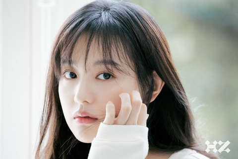 Kim Ji Won giữ vóc dáng ra sao để cân mọi trang phục trong 'Nữ hoàng nước mắt'- Ảnh 3. Kim Ji Won cho rằng khiêu vũ là một cách tuyệt vời để kiểm soát cân nặng - Ảnh: SOOMPI