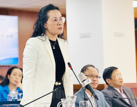 Phó Giám đốc Sở Giáo dục vào Đào tạo TPHCM Lê Thụy Mỵ Châu thông tin liên quan trường AISVN tại buổi họp báo chiều 21-3 - Ảnh: Thanhuytphcm.vn Phó giám đốc Sở Giáo dục vào Đào tạo TP.HCM Lê Thụy Mỵ Châu trao đổi thông tin liên quan trường AISVN tại buổi họp báo chiều 21-3 - Ảnh: Thanhuytphcm.vn