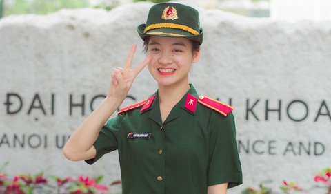 Những cô nàng yêu màu áo xanh, đam mê nghiên cứu khoa học- Ảnh 4. Nữ sinh Mạc Thị Quỳnh Như gây ấn tượng với các hoạt động Đoàn, văn hóa văn nghệ, thể dục thể thao - Ảnh: Q.N.