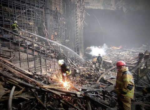 Khung cảnh hoang tàn tại hiện trường vụ khủng bố ngày 24-3 - Ảnh: REUTERS 