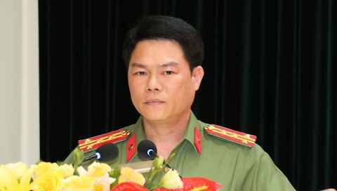 Bổ nhiệm phó giám đốc Công an tỉnh Thanh Hóa làm giám đốc Công an tỉnh Nam Định- Ảnh 1. Đại tá Nguyễn Hữu Mạnh - tân giám đốc Công an tỉnh Nam Định - phát biểu chiều 26-3 - Ảnh: CTV