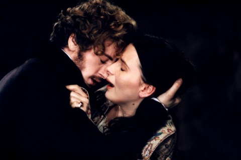 Nồng nàn trong Children of the Century (năm 1999) - Ảnh: IMDb Juliette Binoche và Benoît Magimel nồng nàn trong The Children of the Century (năm 1999) - Ảnh: IMDb