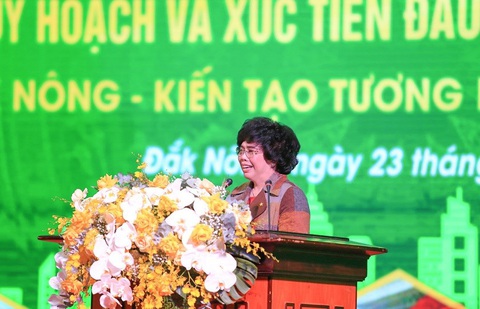 Anh hùng Lao động Thái Hương, Nhà sáng lập - Chủ tịch Hội đồng Chiến lược Tập đoàn TH chia sẻ tại Hội nghị Anh hùng Lao động Thái Hương, Nhà sáng lập - Chủ tịch Hội đồng Chiến lược Tập đoàn TH chia sẻ tại Hội nghị