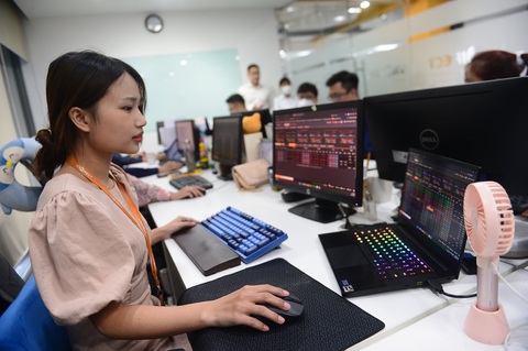 Đã khôi phục được hệ thống, VNDirect thông báo nhà đầu tư lập tức đổi mật khẩu- Ảnh 1. VNDirect thông báo sắp mở lại hệ thống giao dịch sau 3 phiên nghỉ vì sự cố tấn công mạng - Ảnh: QUANG ĐỊNH