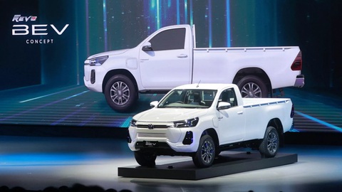 Toyota Hilux thuần điện sẽ bán rộng rãi từ 2025, đi trước Ranger, Triton một bước- Ảnh 1. Toyota sẽ bắt đầu đưa vào sản xuất Hilux thuần điện từ cuối năm 2025 - Ảnh: Toyota