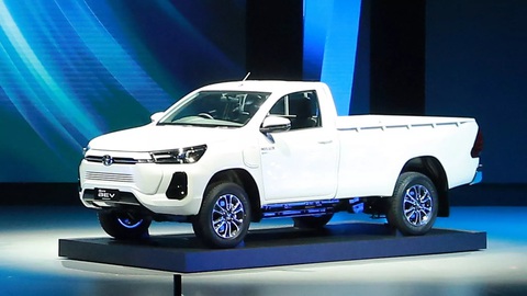Toyota Hilux thuần điện sẽ bán rộng rãi từ 2025, đi trước Ranger, Triton một bước- Ảnh 3. Thiết kế Toyota Hilux điện dưới dạng concept khá dị với cabin đơn nhỏ cùng bồn sau cực lớn - yếu tố hơi tương phản với mục tiêu "xe đô thị" mà hãng đặt ra cho dự án - Ảnh: Toyota