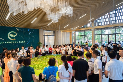 Bất động sản Nghệ Tĩnh bước vào chu kì mới- Ảnh 2. Tỷ lệ người tìm kiếm, quan tâm đến nhà đất tăng mạnh từ đầu năm 2024 - Ảnh: Thành Sơn