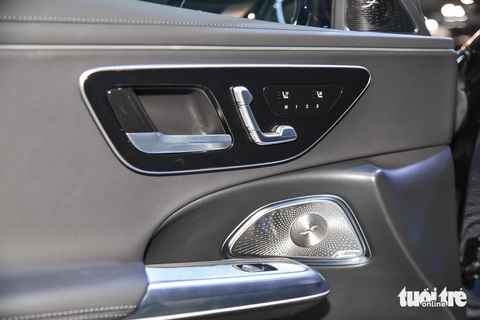 Mercedes-Benz E-Class 2024 lột xác với màn hình khủng, đối đầu BMW 5-Series khi về Việt Nam- Ảnh 13. Mercedes-Benz E-Class 2024 lột xác với màn hình khủng, đối đầu BMW 5-Series khi về Việt Nam- Ảnh 13.