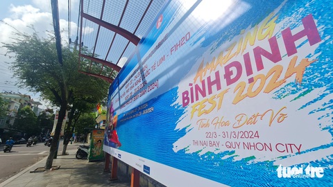 Poster quảng cáo sự kiện có ghi Poster quảng cáo sự kiện có ghi