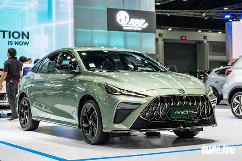 MG5 có bản cao cấp hầm hố hơn, thêm công nghệ an toàn, giá quy đổi từ hơn 420 triệu đồng- Ảnh 1. MG5 Pro và MG5 có kích thước tương tự, với chiều dài 4.675mm và chiều rộng 1.842mm. Trục cơ sở 2.680mm.
