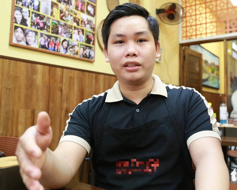 Nữ điều dưỡng cứu người ngưng tim ở Đà Nẵng: 'Ai cũng hoảng loạn, chị ấy lại rất bình tĩnh'- Ảnh 1. Anh Trần Lê Nguyên Vũ - quản lý nhà hàng B.T - Ảnh: ĐOÀN NHẠN
